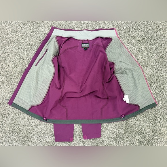 Outdoor research purple shell jacket, women's size medium - Picture 7 of 10